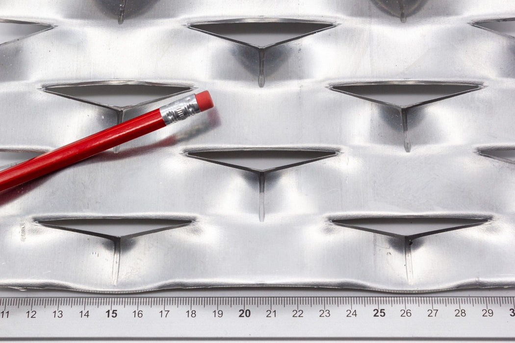 Karanor Oy - Verkkolevyt - Theresia JULKISIVUVERKKO 110×52 24 AVOIN ALA 8%